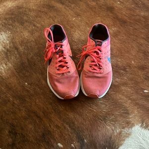 Nike Downshifter 7 - coral & black - size 8
